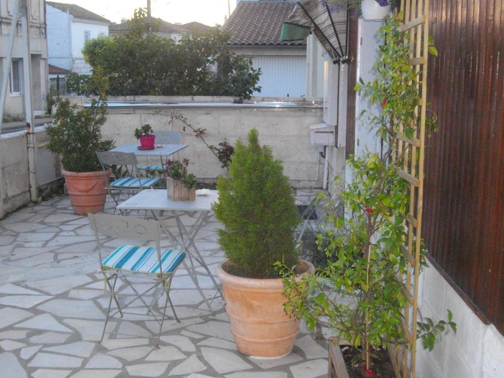 Le Parisien Hotel Saintes Bilik gambar