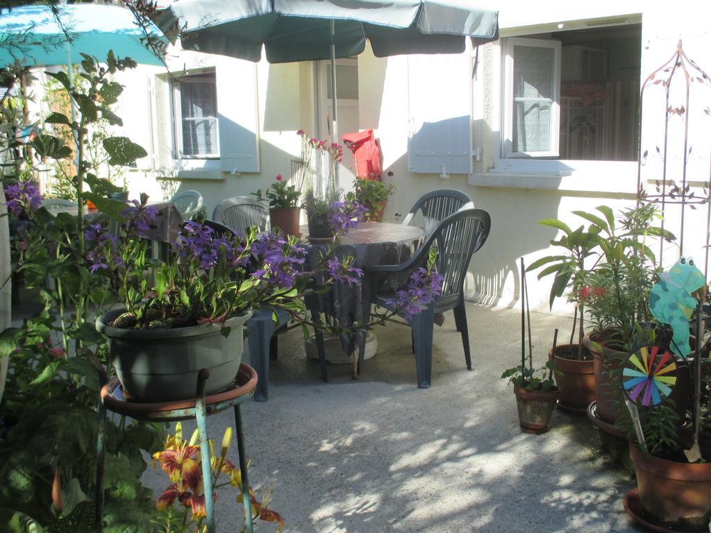 Le Parisien Hotel Saintes Luaran gambar