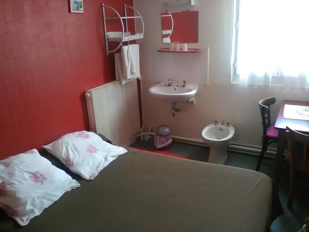 Le Parisien Hotel Saintes Luaran gambar