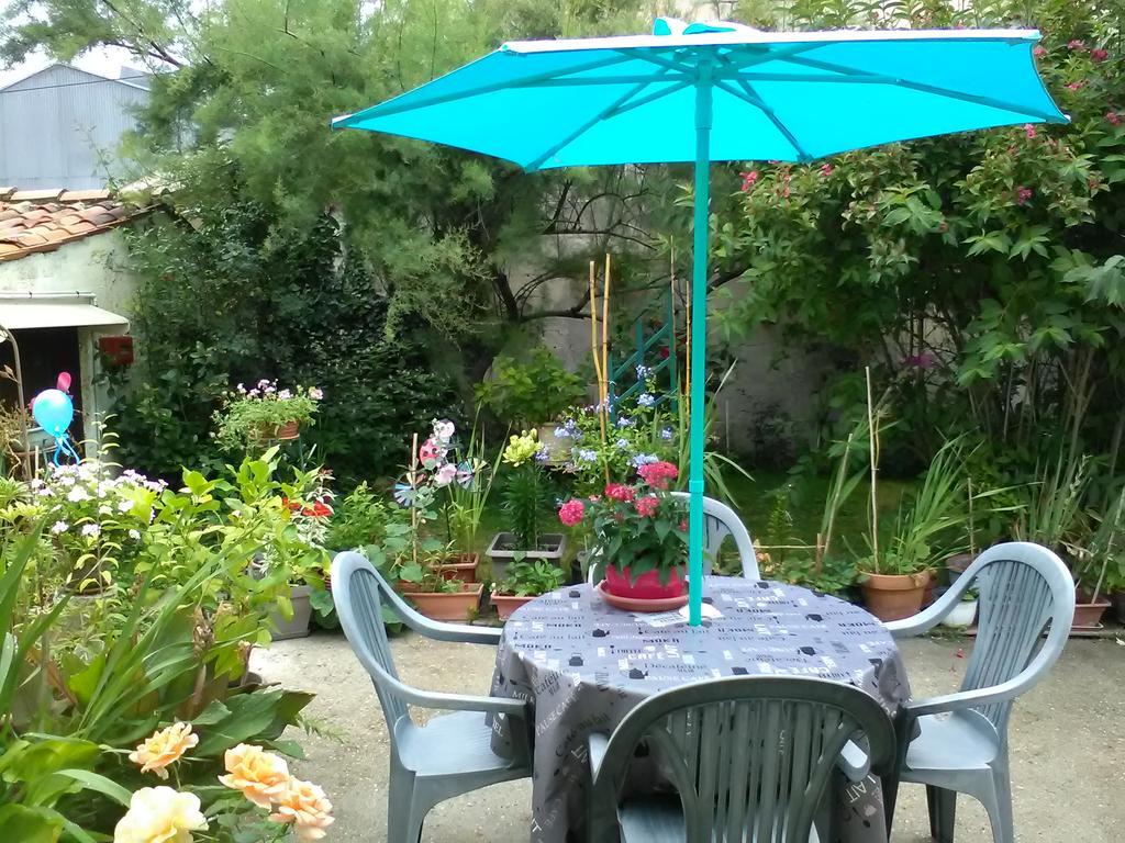 Le Parisien Hotel Saintes Luaran gambar