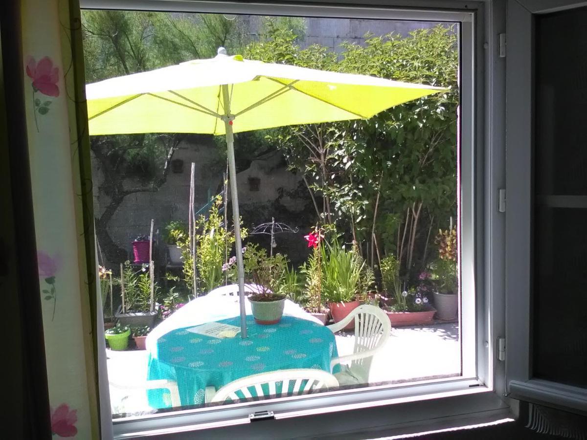 Le Parisien Hotel Saintes Luaran gambar